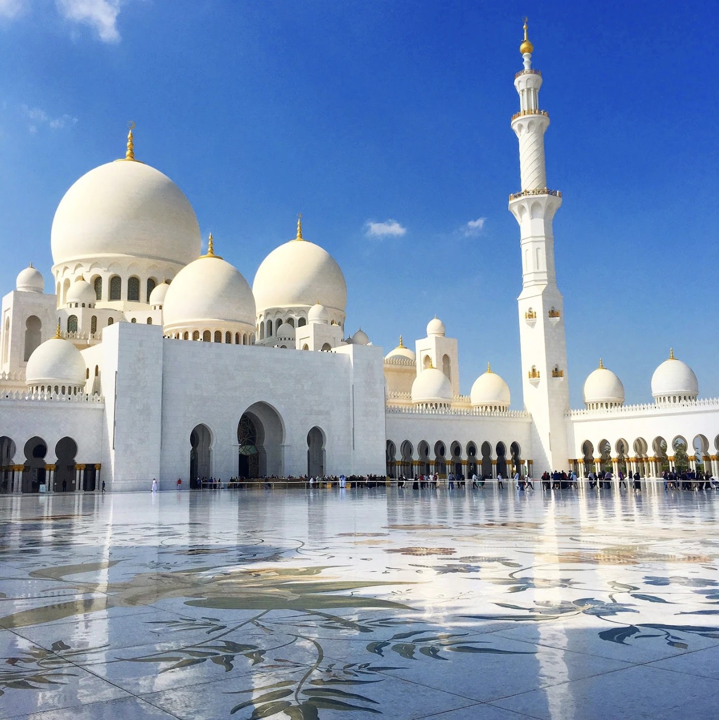 Sheikh Zayed Grand Mosque in Abu Dhabi