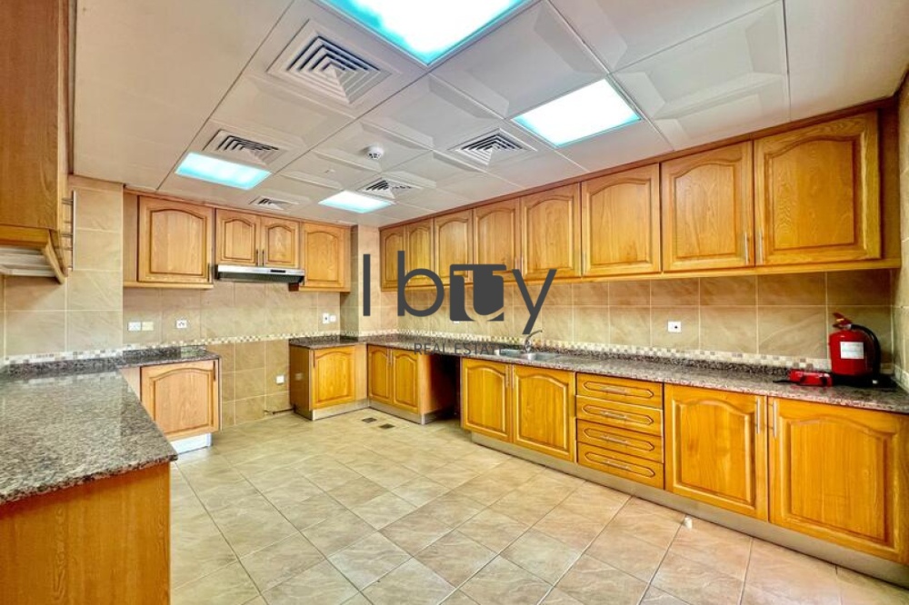 Private Garden | Massive Layout | High Privacy |