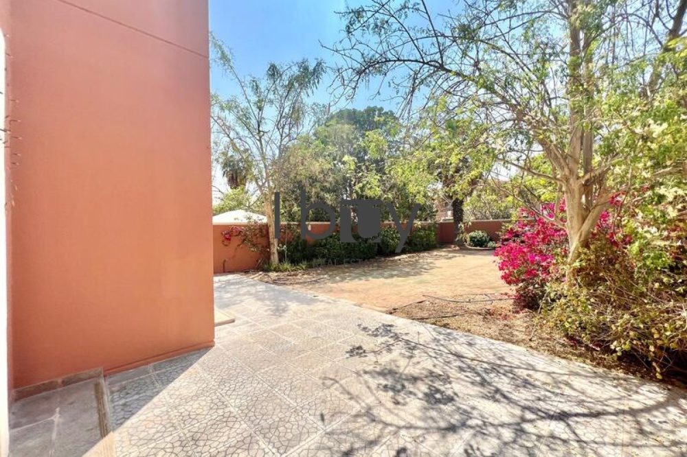 Private Garden | Massive Layout | High Privacy |