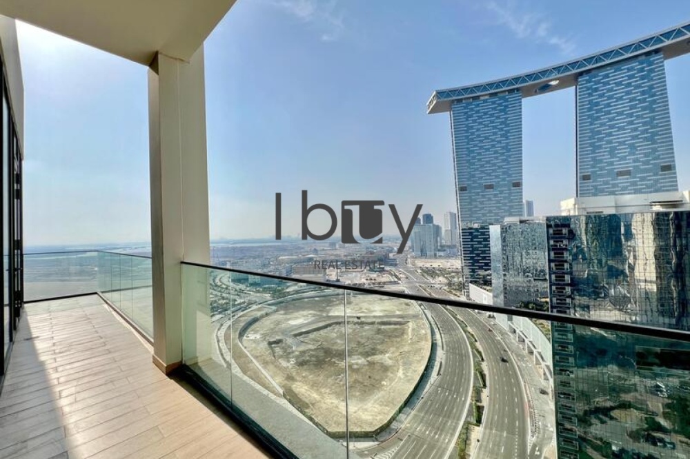 Sea View| High Floor | High Ceiling  | Wood Floor