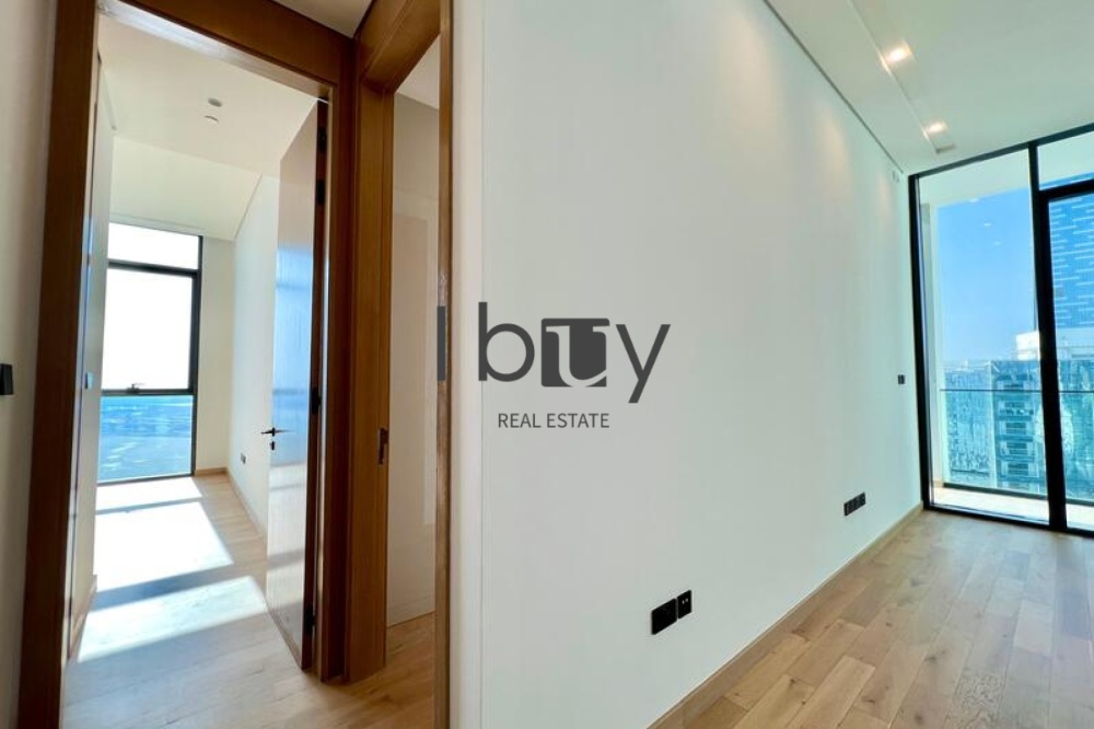 Sea View| High Floor | High Ceiling  | Wood Floor