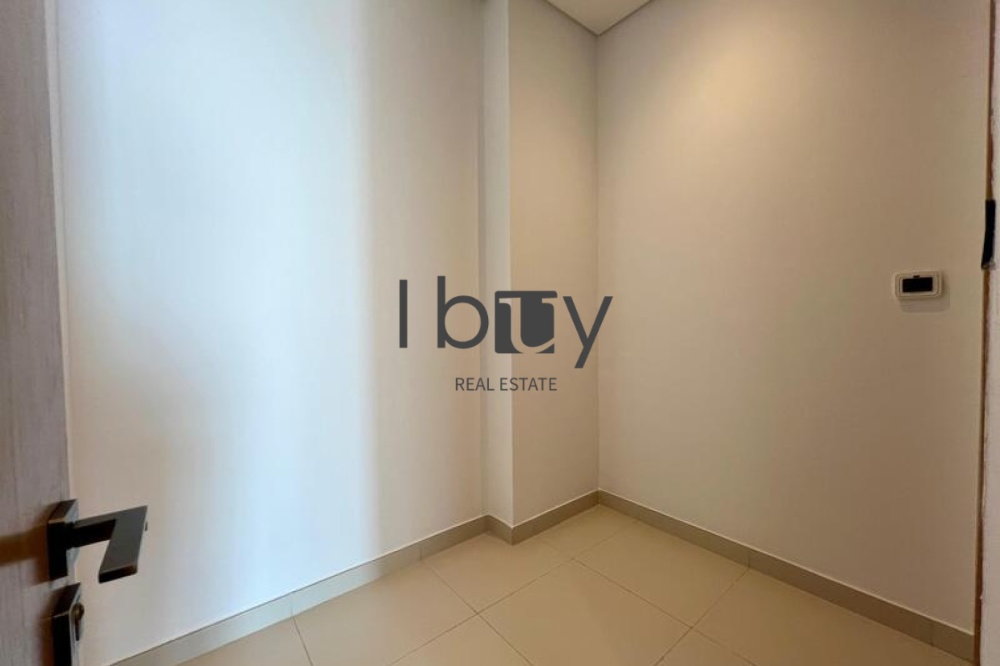 Sea View| High Floor | High Ceiling  | Wood Floor