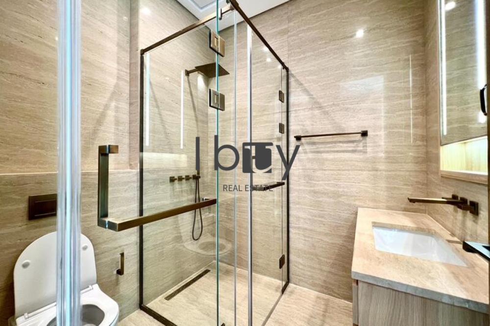 Sea View| High Floor | High Ceiling  | Wood Floor