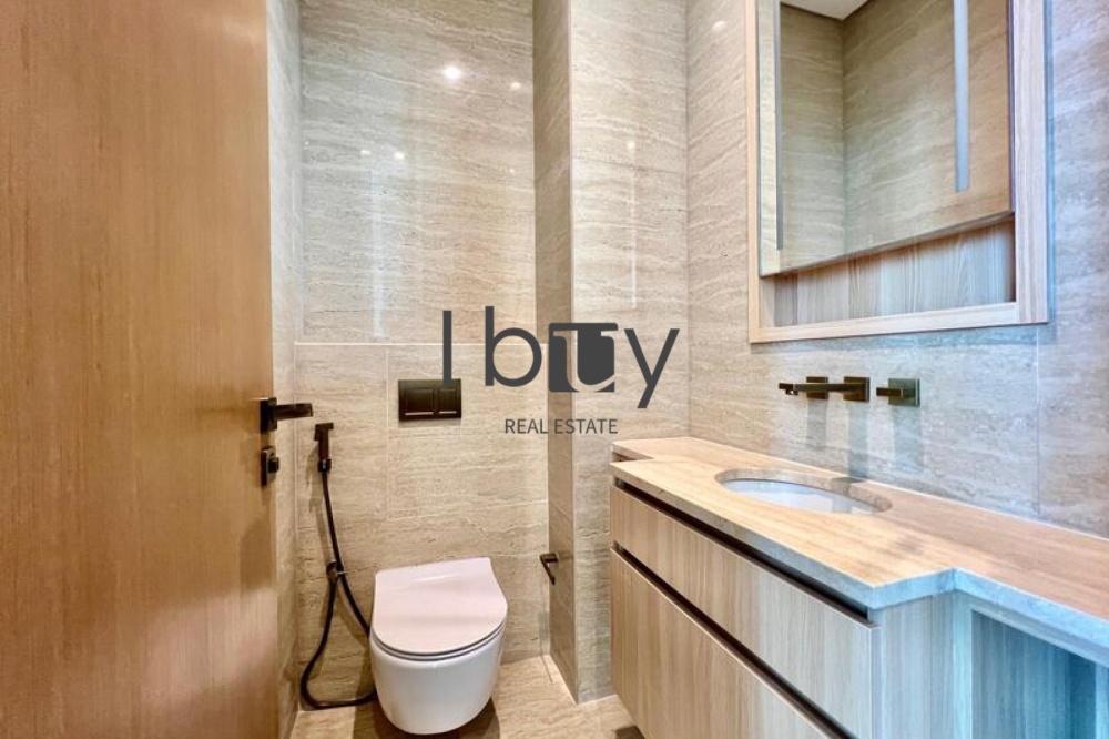Sea View| High Floor | High Ceiling  | Wood Floor
