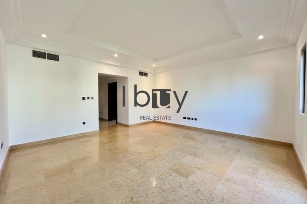 Vacant | Close to Clubhouse | Private Garden
