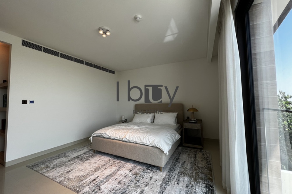 Corner Unit| Close To Park | Light Finishing | POD