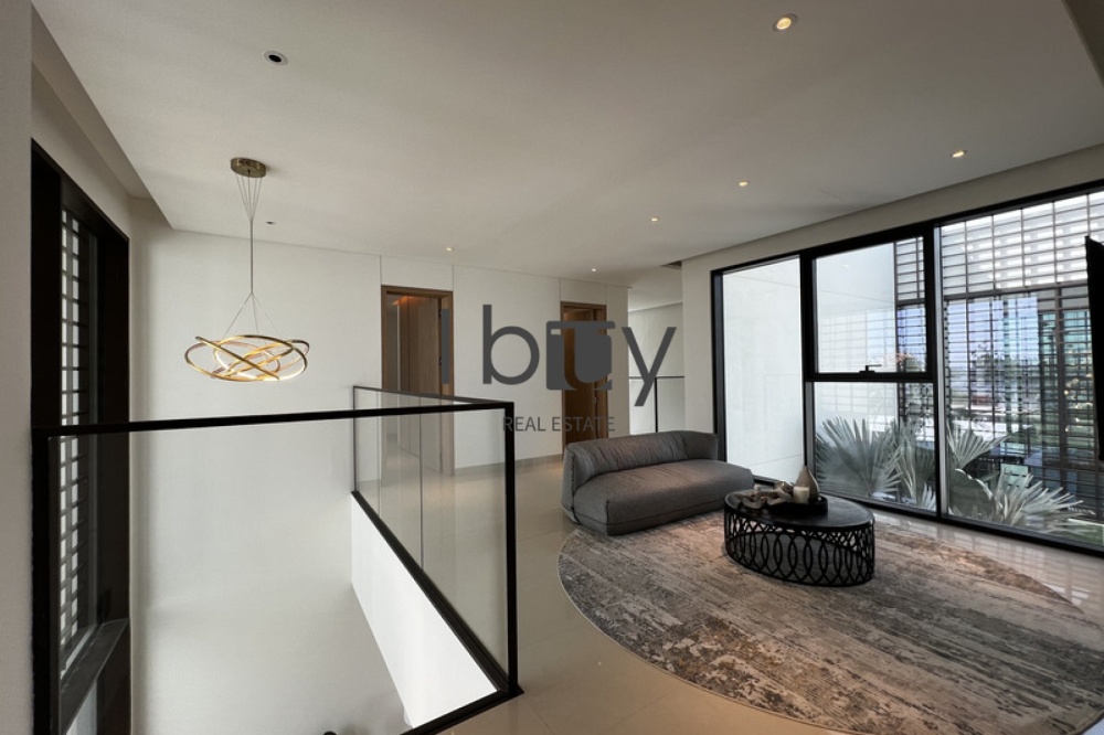 Corner Unit| Close To Park | Light Finishing | POD