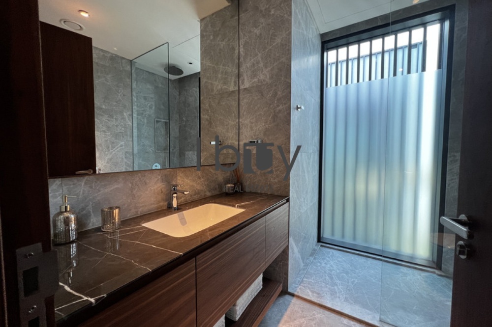 Corner Unit| Close To Park | Light Finishing | POD