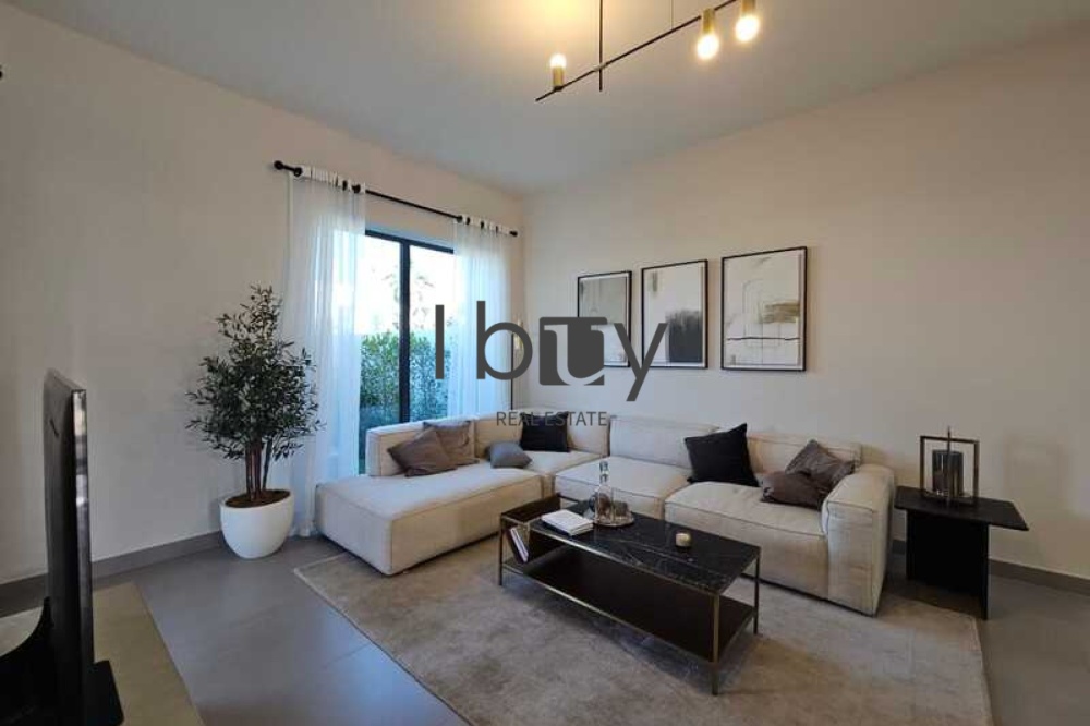 Double Row Corner Unit | Rare Layout | Prime Area