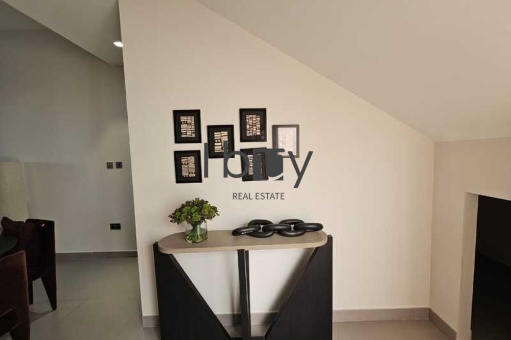 Double Row Corner Unit | Rare Layout | Prime Area