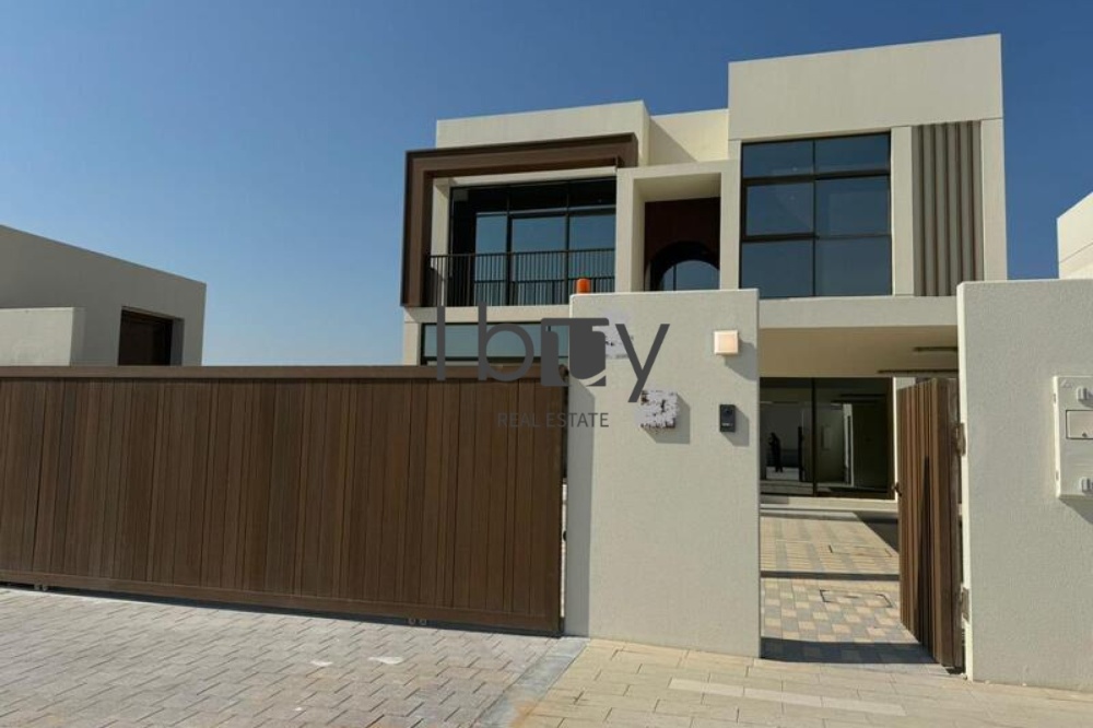 V4 In Souk  | Single Row | Corner Unit | Brand New
