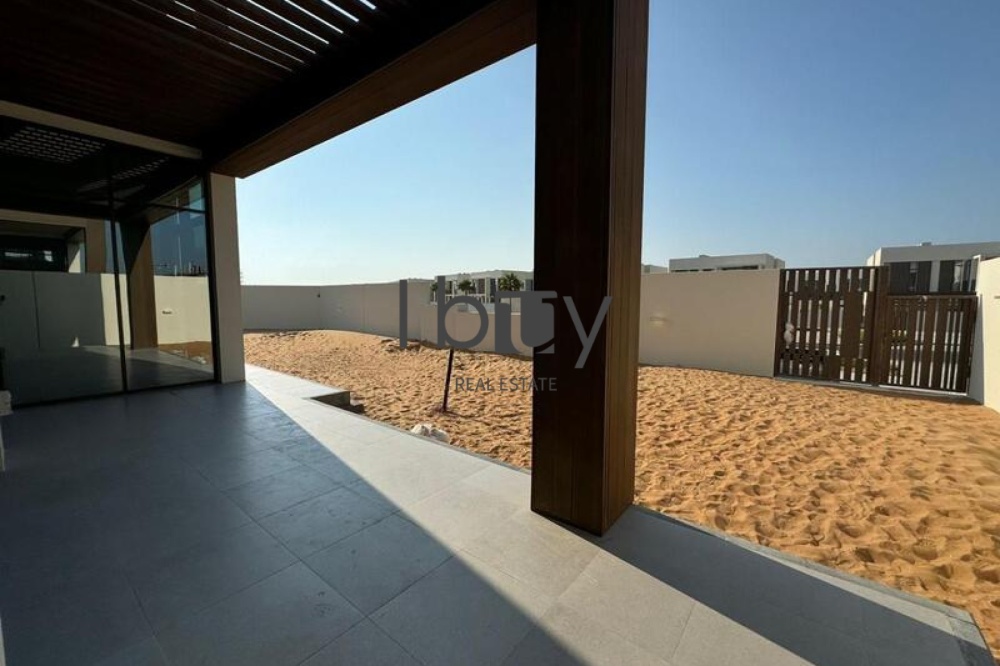 V4 In Souk  | Single Row | Corner Unit | Brand New