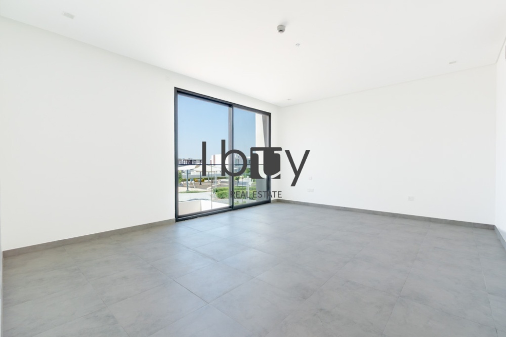 Corner Unit | Light Finishing | First Occupancy |
