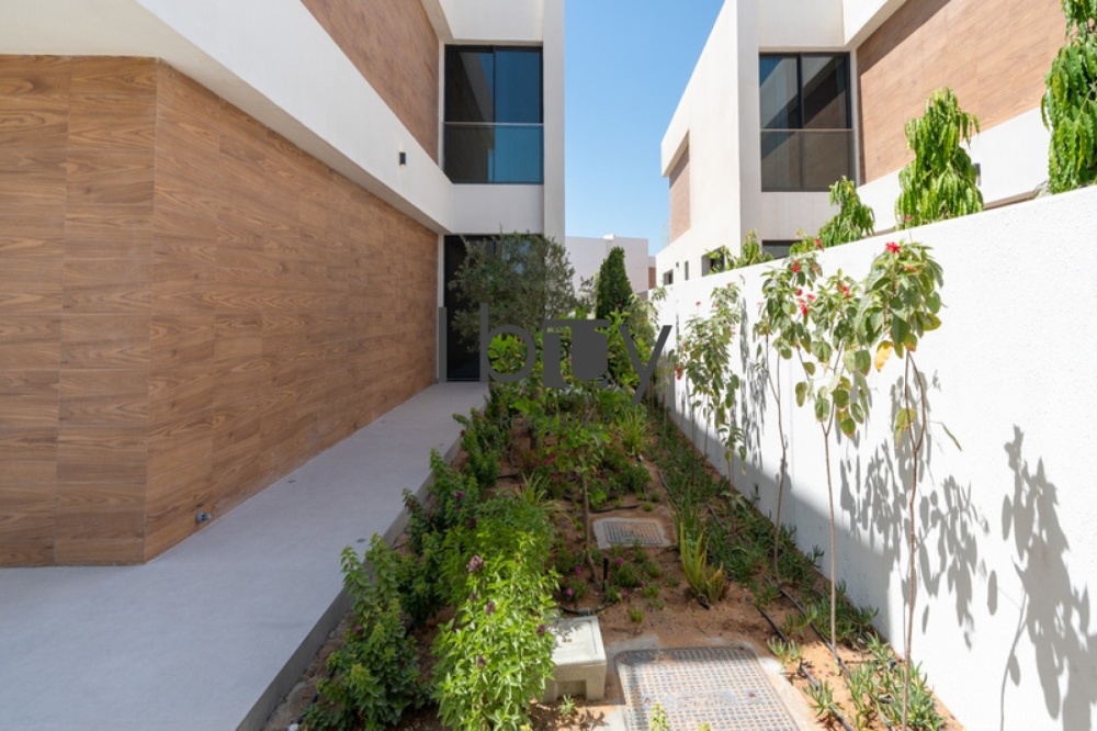 Move In Ready | Single Row Villa | Hot Deal |