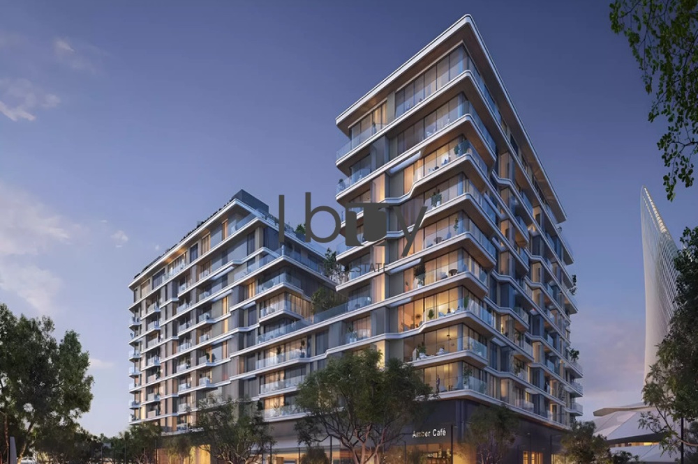 Luxurious Unit| Prime Area | High Floor| Hot Deal