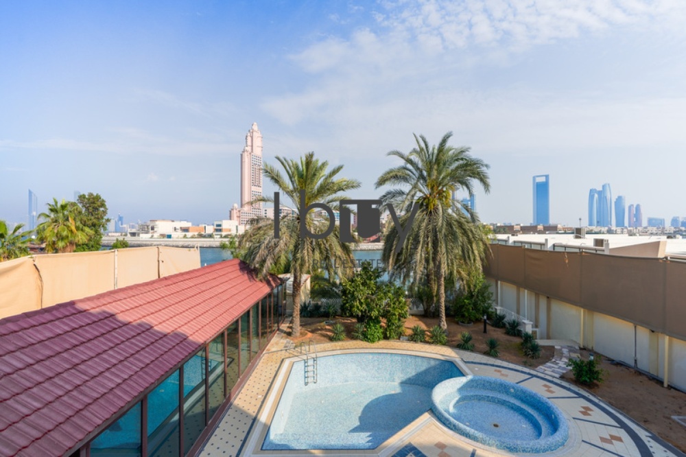 Luxurious 5BR Villa | Private Beach| Full Sea View