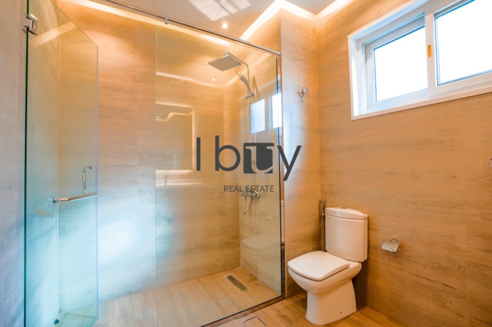 Luxurious 5BR Villa | Private Beach| Full Sea View