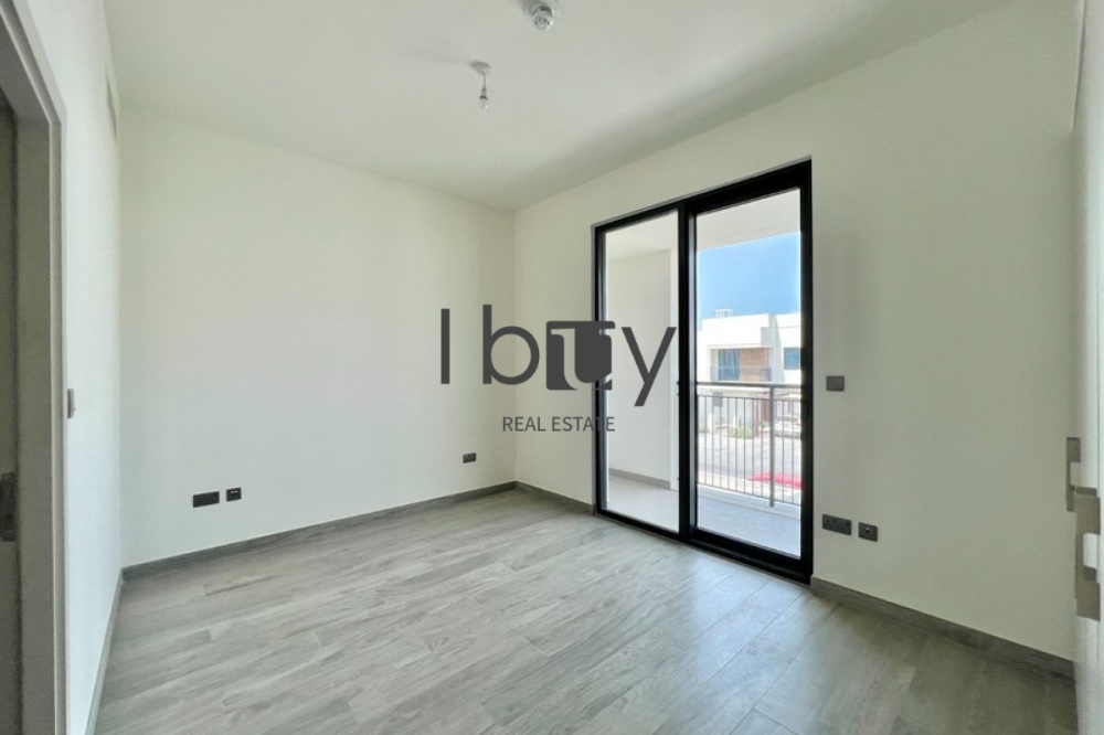 Single Row | Park View | Pool | Prime Area |