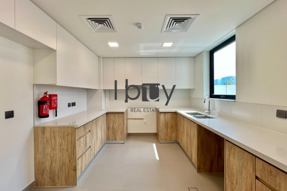 Single Row | Park View | Pool | Prime Area |