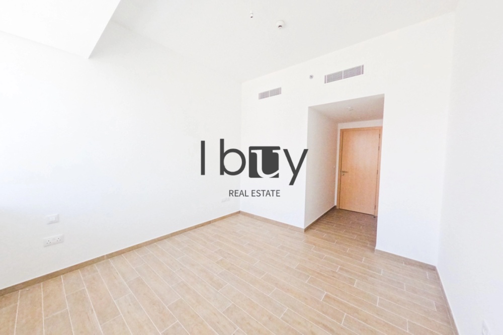 Move In Ready | Upgraded | Full Golf Course View |