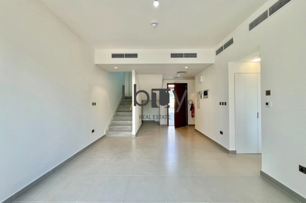 Near Park| Ready To Live In | Well Kept| Landscape