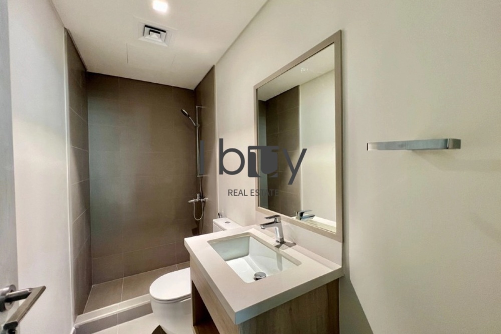 Near Park| Ready To Live In | Well Kept| Landscape