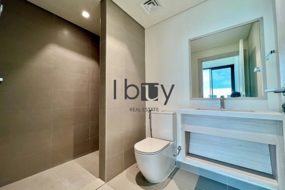Near Park| Ready To Live In | Well Kept| Landscape