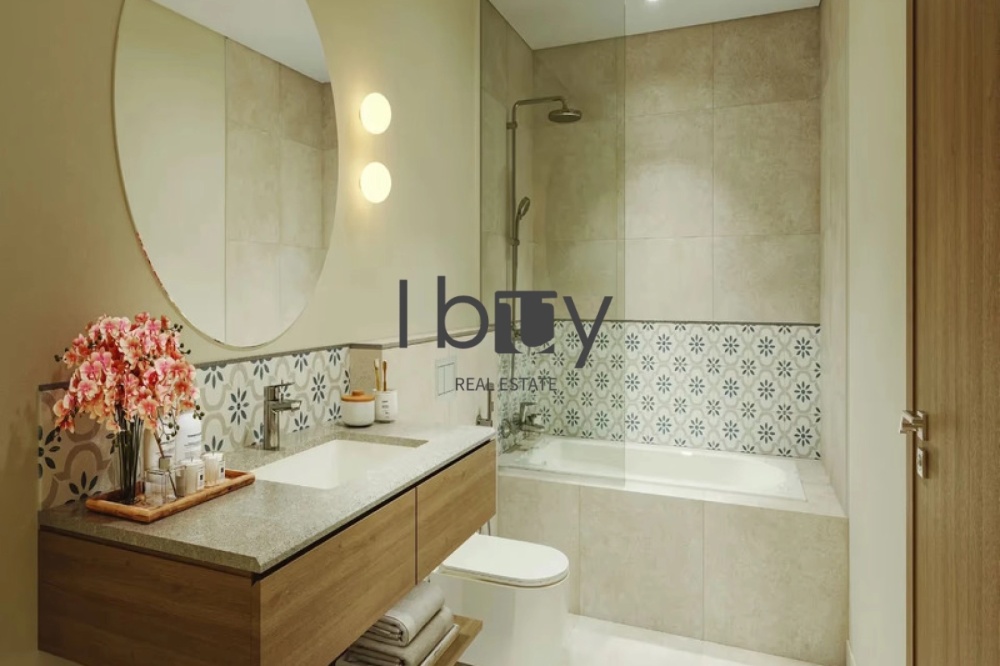 Granada | Maids Room | Corner Unit | Near Amenities |