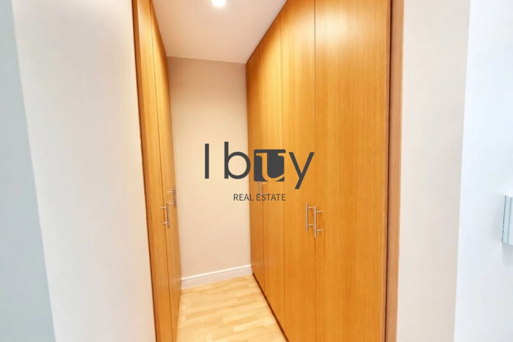 Single Row | Corner Unit | Vacant