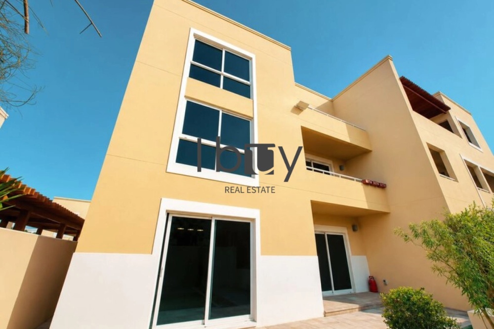 Single Row | Corner Unit | Vacant