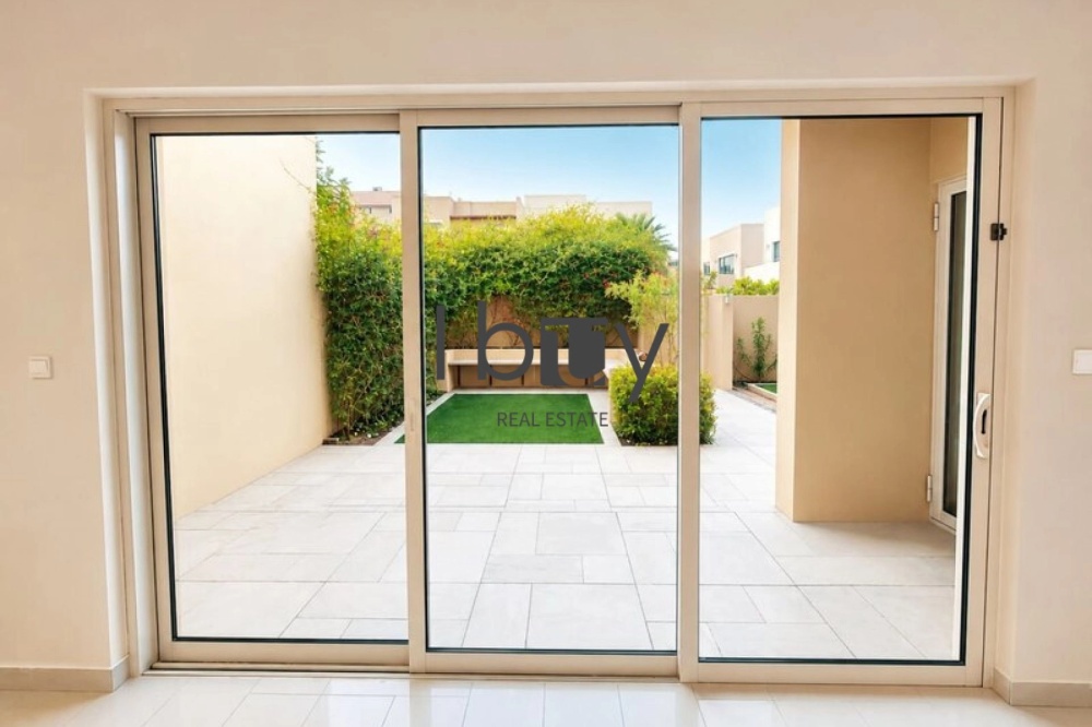 Single Row | Corner Unit | Vacant