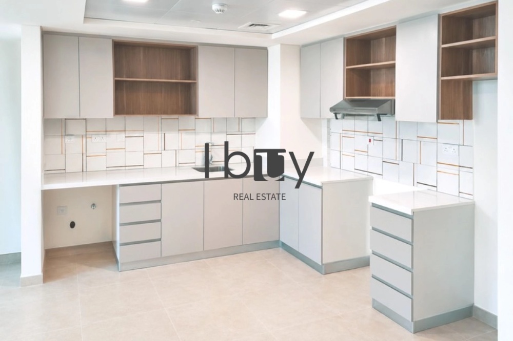 Ready to Move in | Exclusive | First Tenant