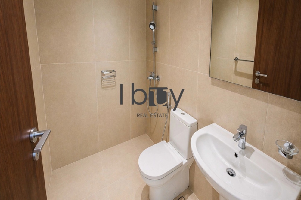 Corner | Executive Type | Second Row From Water