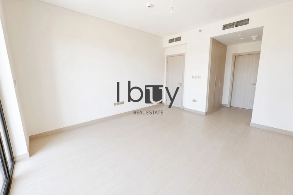 Exclusive Corner Duplex | Panoramic Golf View