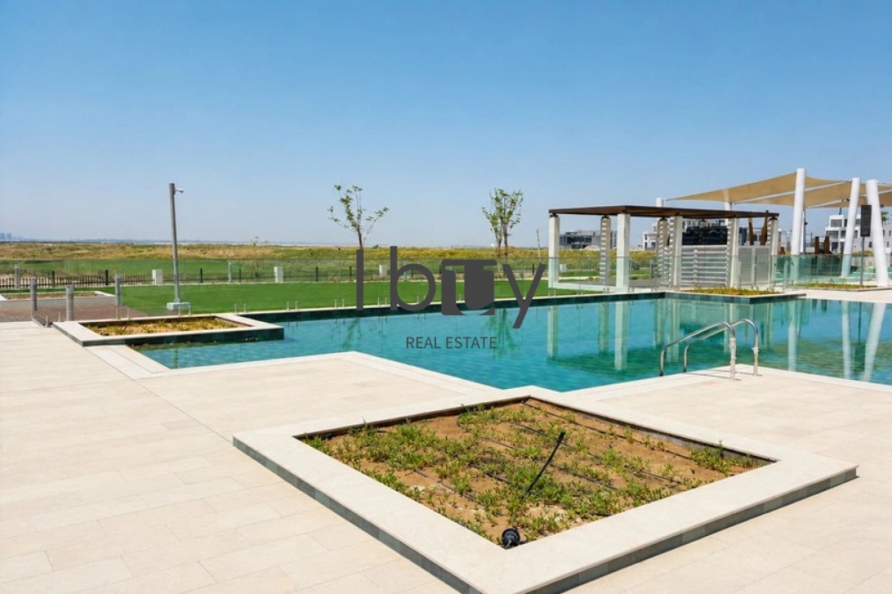 Exclusive Corner Duplex | Panoramic Golf View