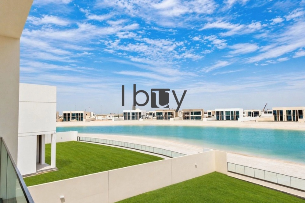 Beach access / Full Water View / Big Plot