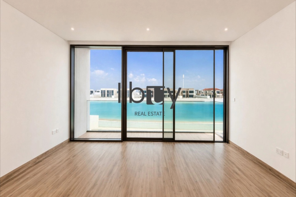 Beach access / Full Water View / Big Plot