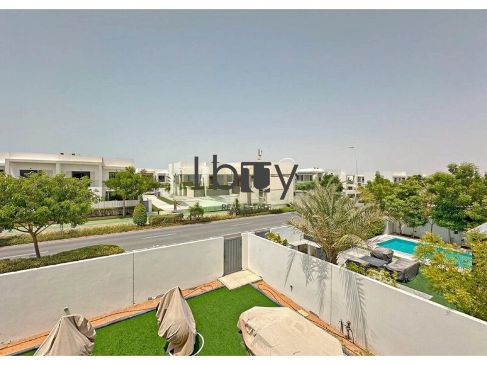 Single Row | Mid Unit | Large Terrace | Type 4Y |