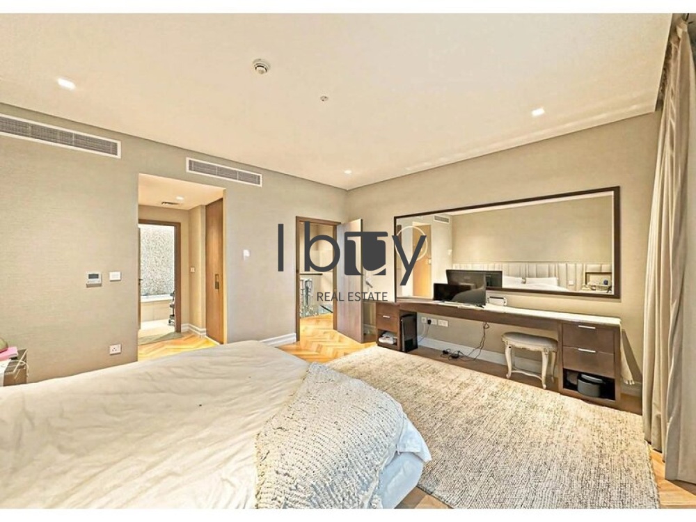 Single Row | Mid Unit | Large Terrace | Type 4Y |