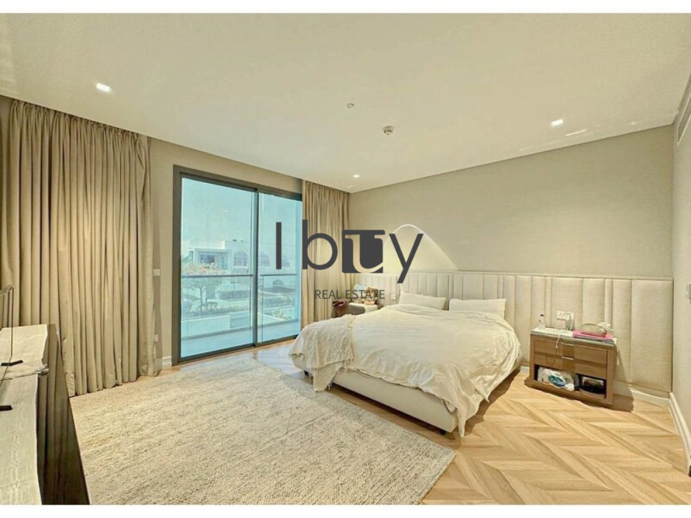 Single Row | Mid Unit | Large Terrace | Type 4Y |