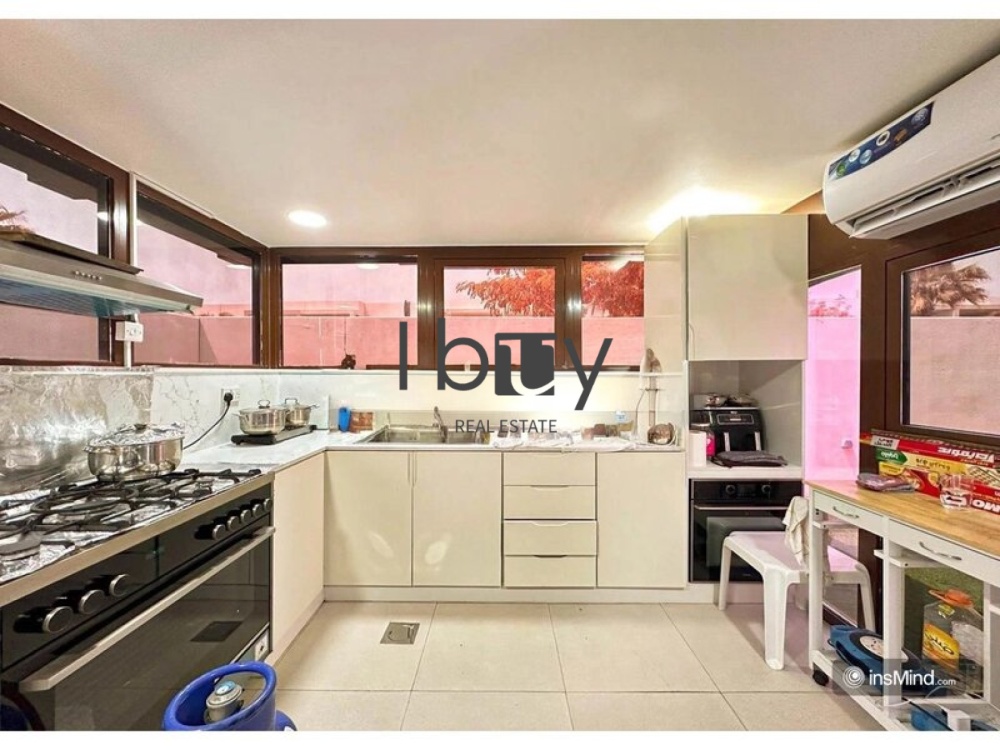 Single Row | Mid Unit | Large Terrace | Type 4Y |