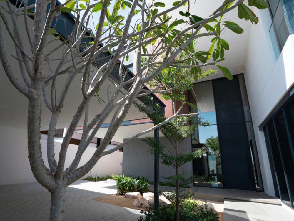 Corner Single Row | Ethir Phase | Premium Unit |