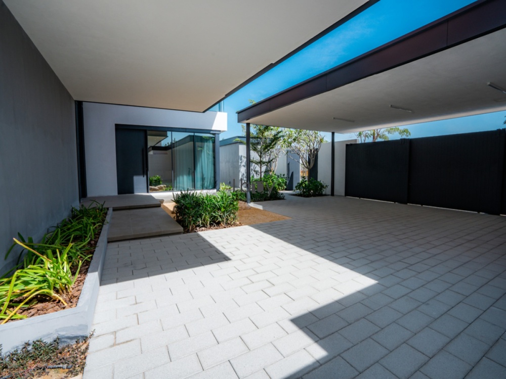 Corner Single Row | Ethir Phase | Premium Unit |