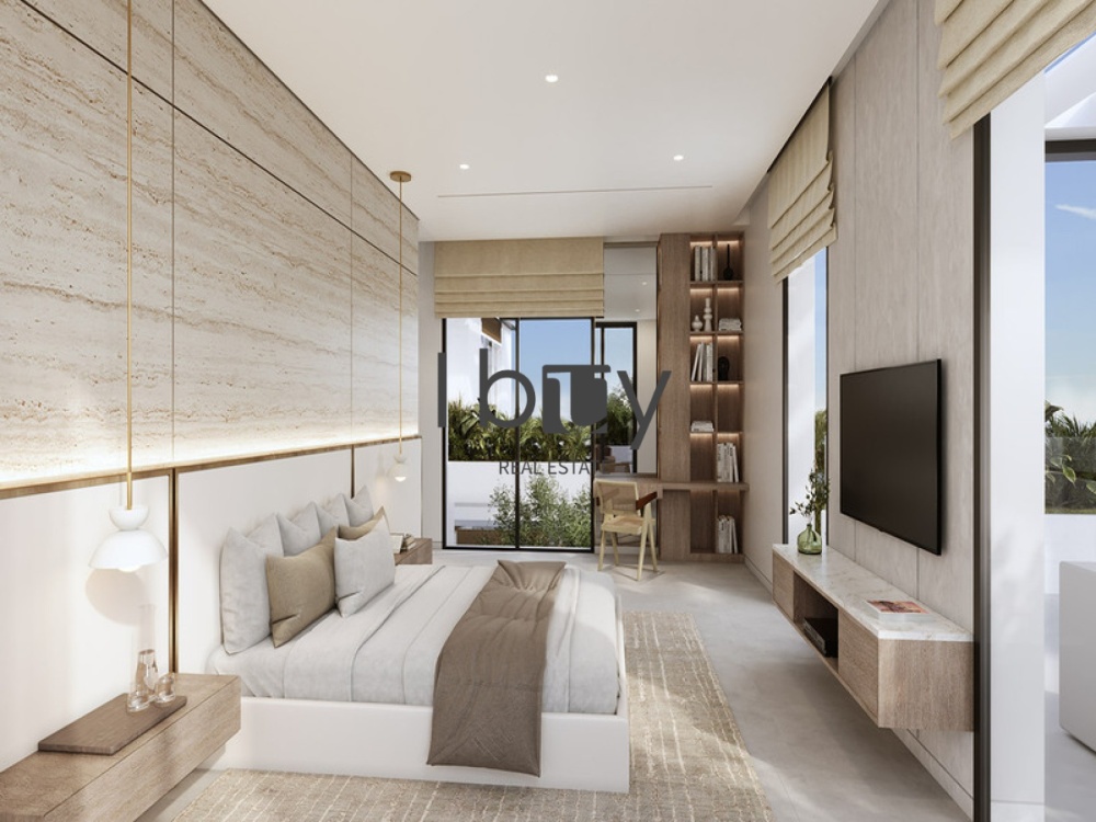 Corner Unit | Near Park | Californian Style |