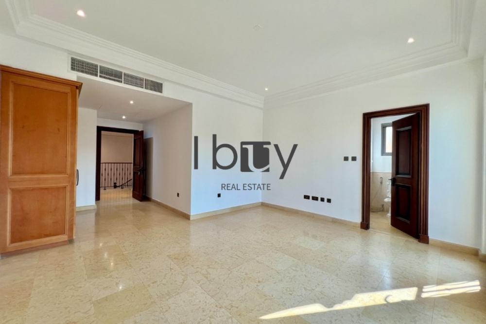 Vacant | Close to Clubhouse | Private Garden