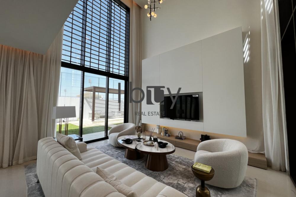 Corner Unit| Close To Park | Light Finishing | POD