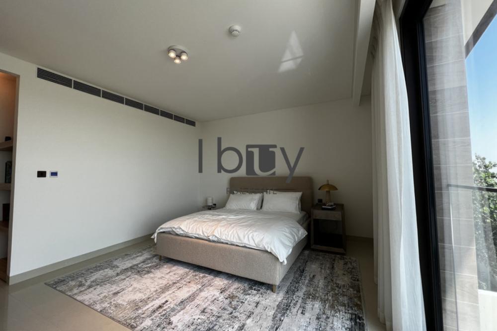 Corner Unit| Close To Park | Light Finishing | POD