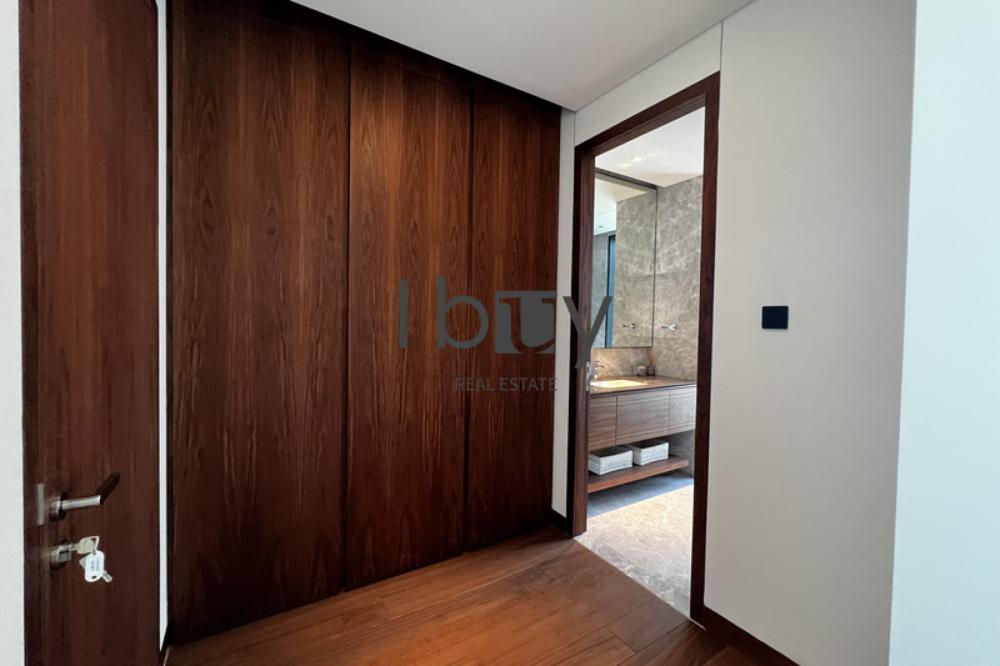 Corner Unit| Close To Park | Light Finishing | POD