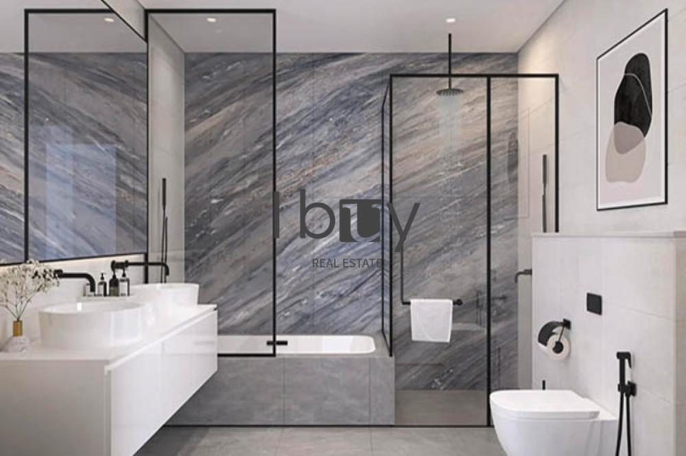 Waterfront Living |High Floor | High ROI | Invest