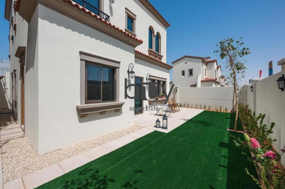 Casares | Double Row | Mid Unit | Post Handover |